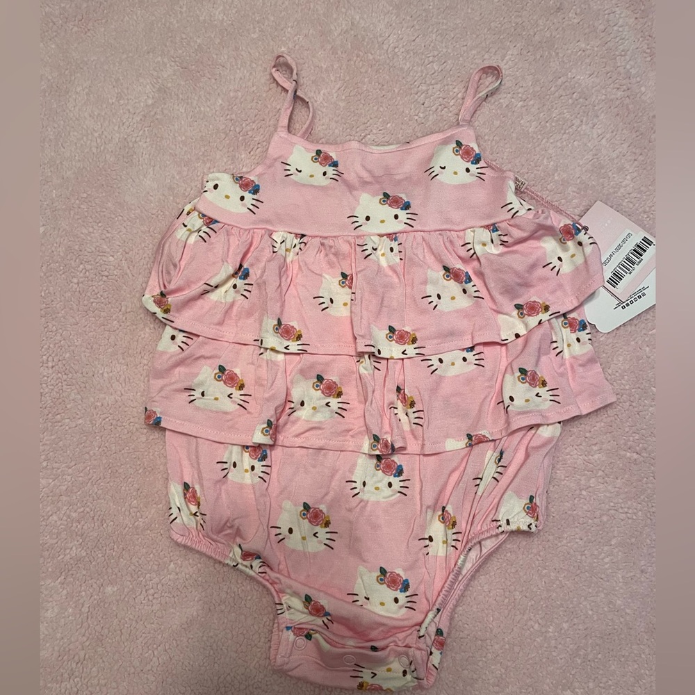 Hello Kitty Posh Peanut NWT
